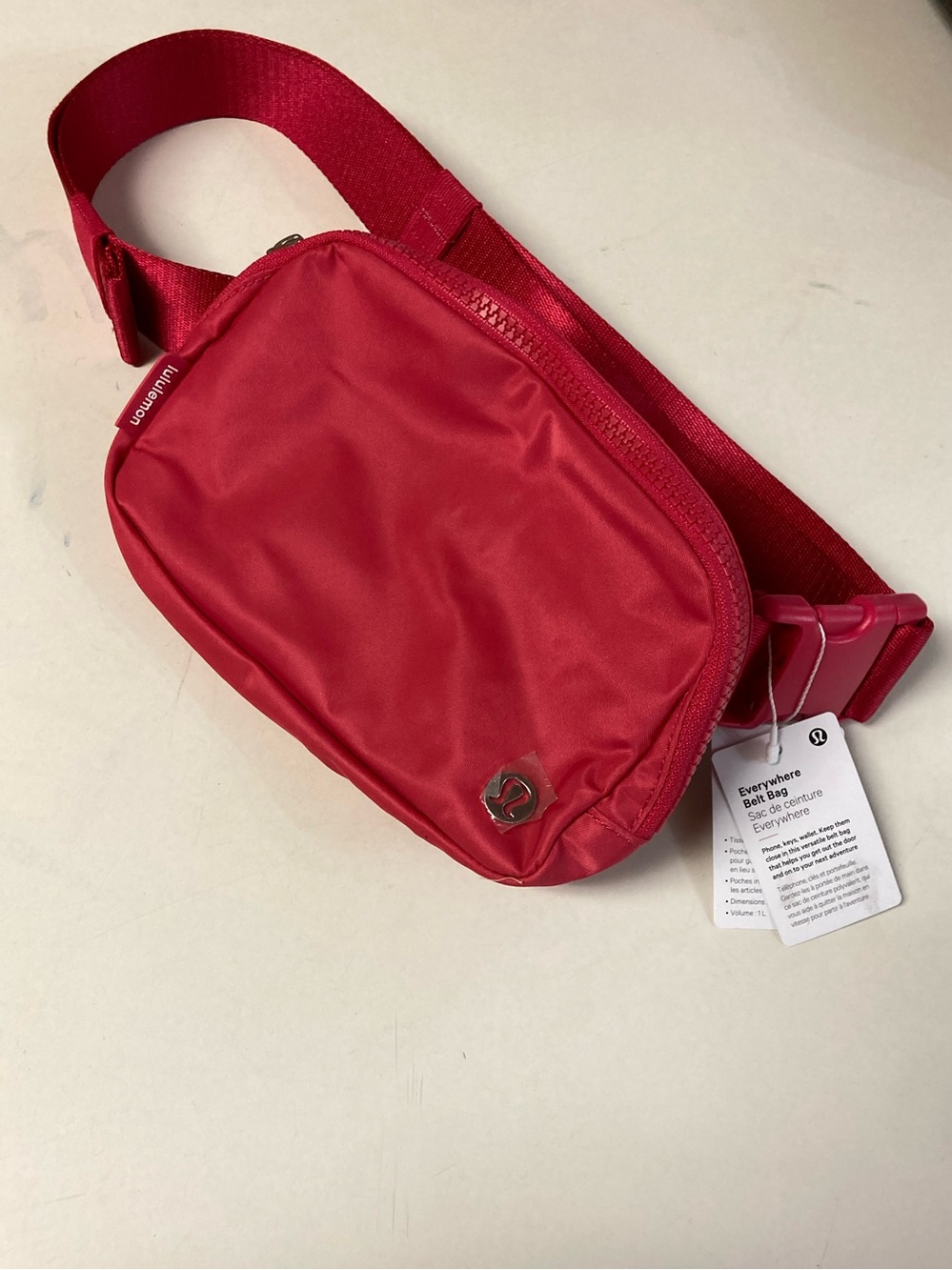 Lululemon Cranberry Everywhere Belt Bag